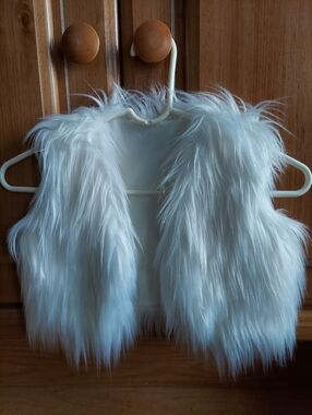 🔴3/$15 Girl's Faux Fur Dance Vest